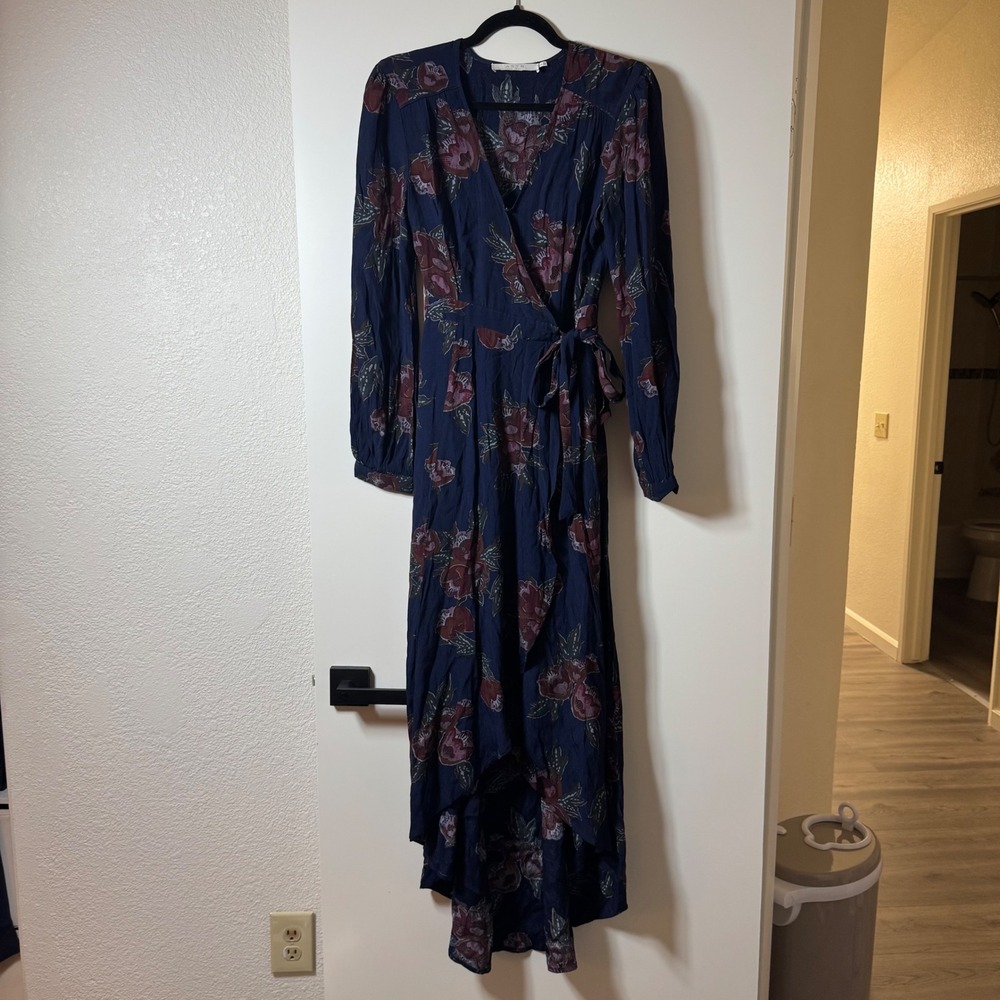 ASTR The Label Navy Floral Wrap Maxi Dress High Low Long Sleeve ACDR94076 Small